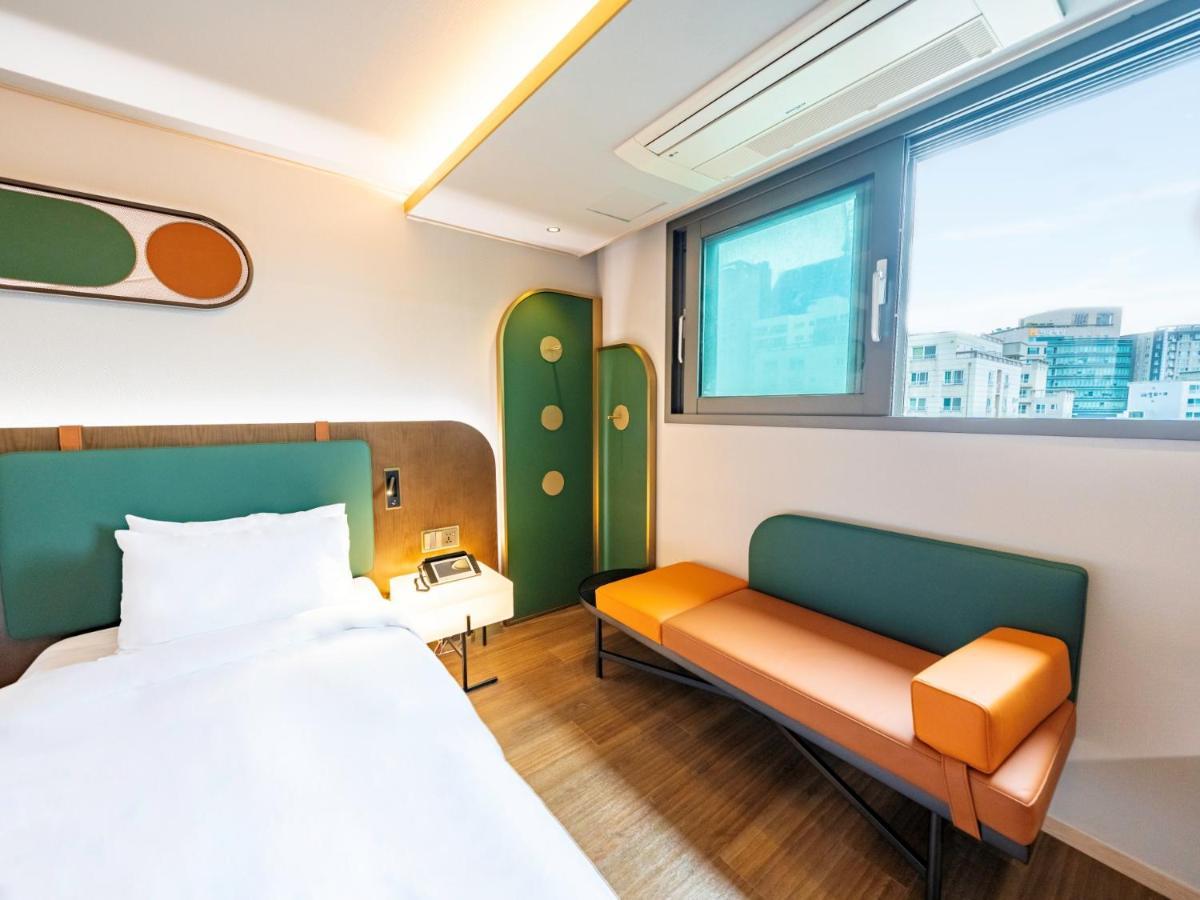 L&L Central Hotel Чеджудо Экстерьер фото