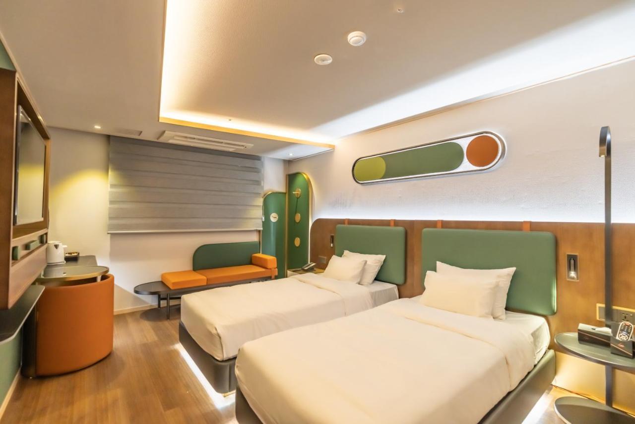 L&L Central Hotel Чеджудо Экстерьер фото